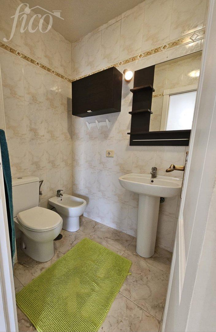 Útulný byt se 3 ložnicemi a garážovým stáním v klidné zóně v La Camella, Arona 3