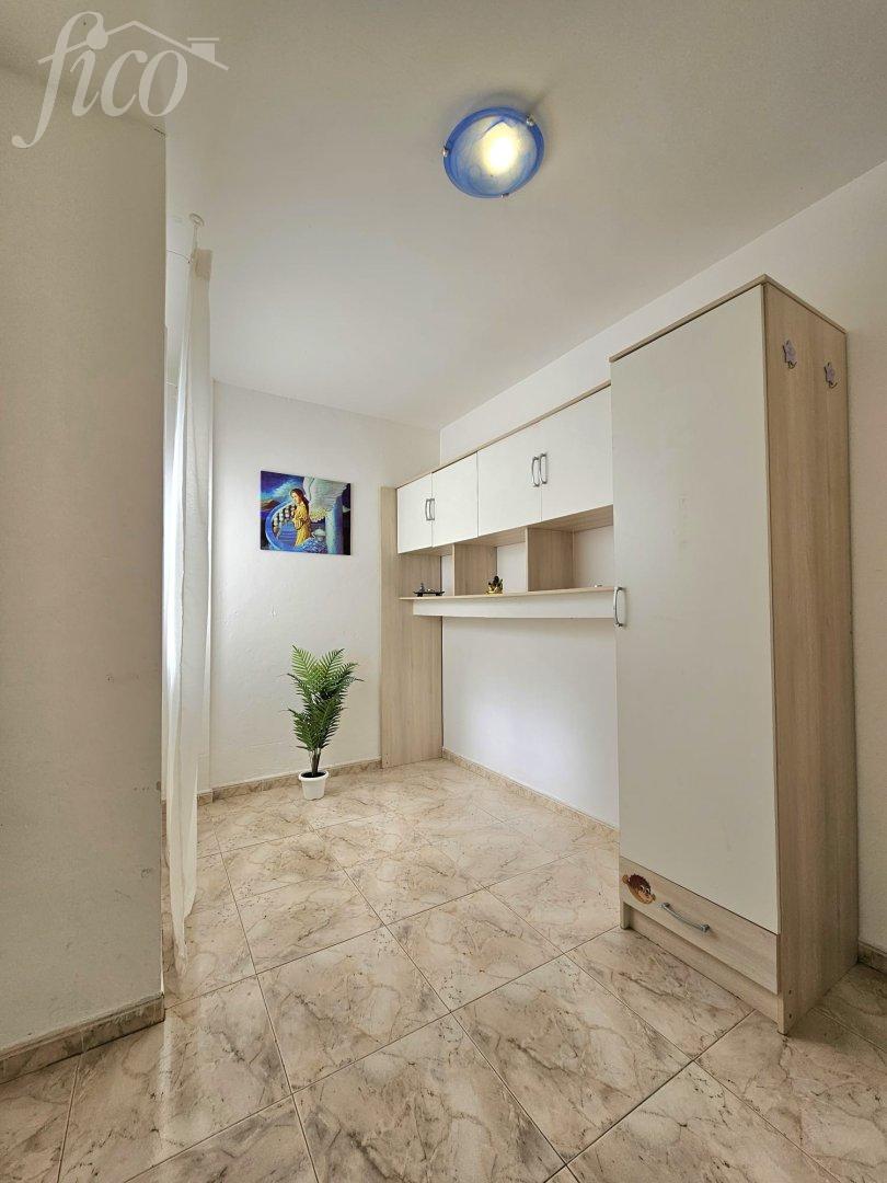 Útulný byt se 3 ložnicemi a garážovým stáním v klidné zóně v La Camella, Arona 7