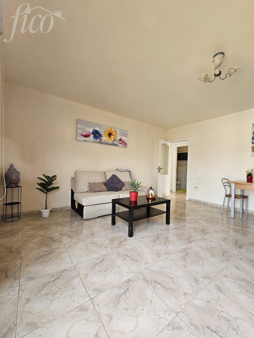 Útulný byt se 3 ložnicemi a garážovým stáním v klidné zóně v La Camella, Arona 8