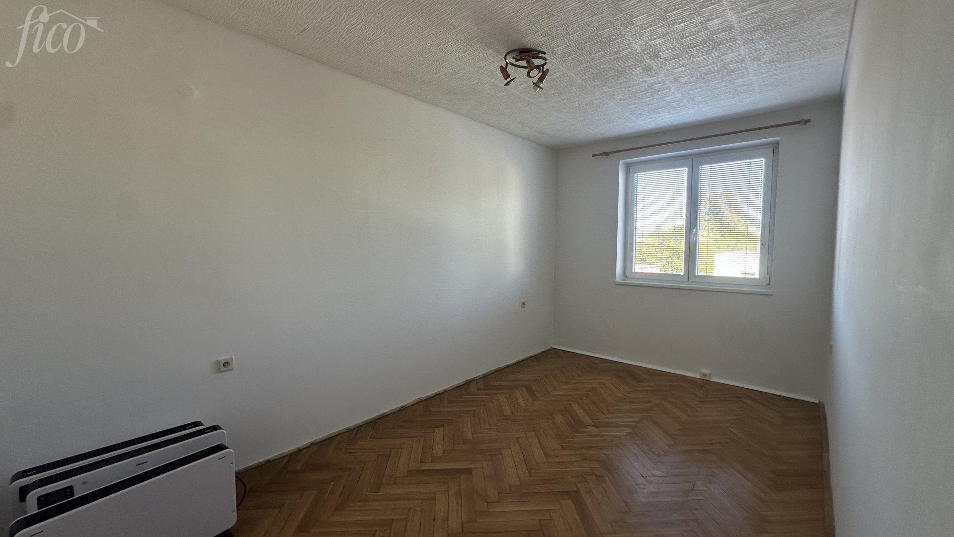 Bánov 6