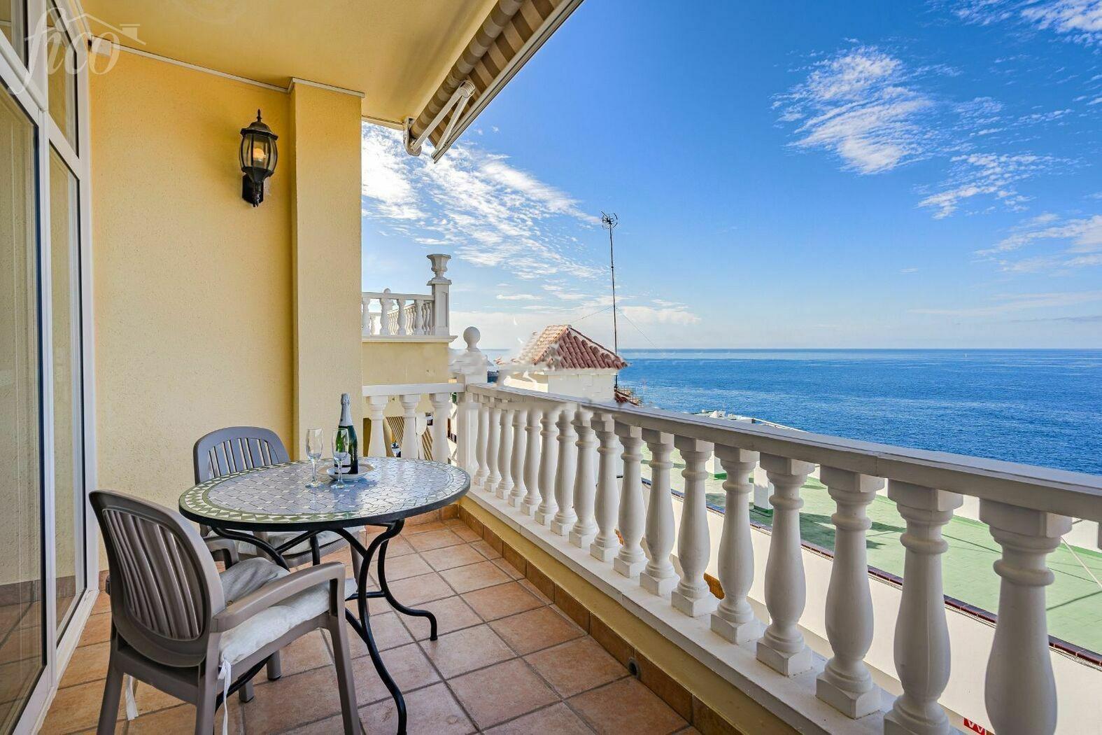 Tenerife -  Puerto de Santiago 0